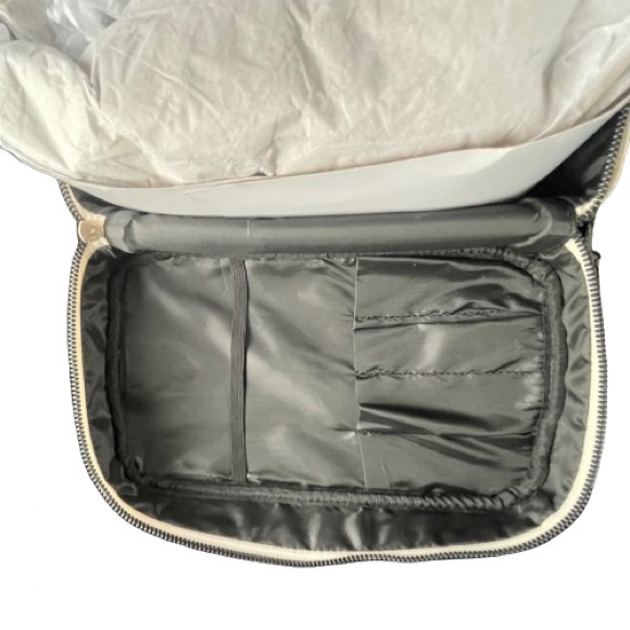 NEW Steve Madden Oatmeal Cosmetic Case - Picture 10 of 16